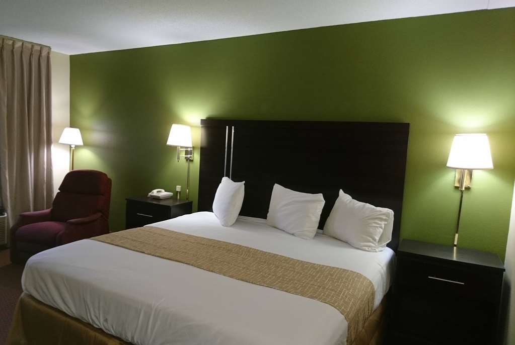 Travelodge by Wyndham Knoxville East - photo 8