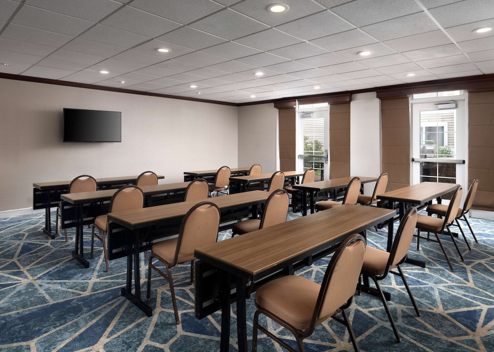Homewood Suites by Hilton Somerset - photo 33