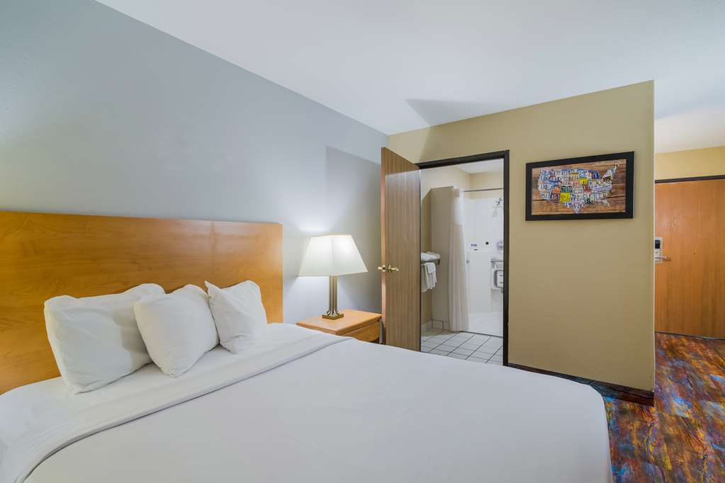Americas Best Value Inn Fargo - photo 8