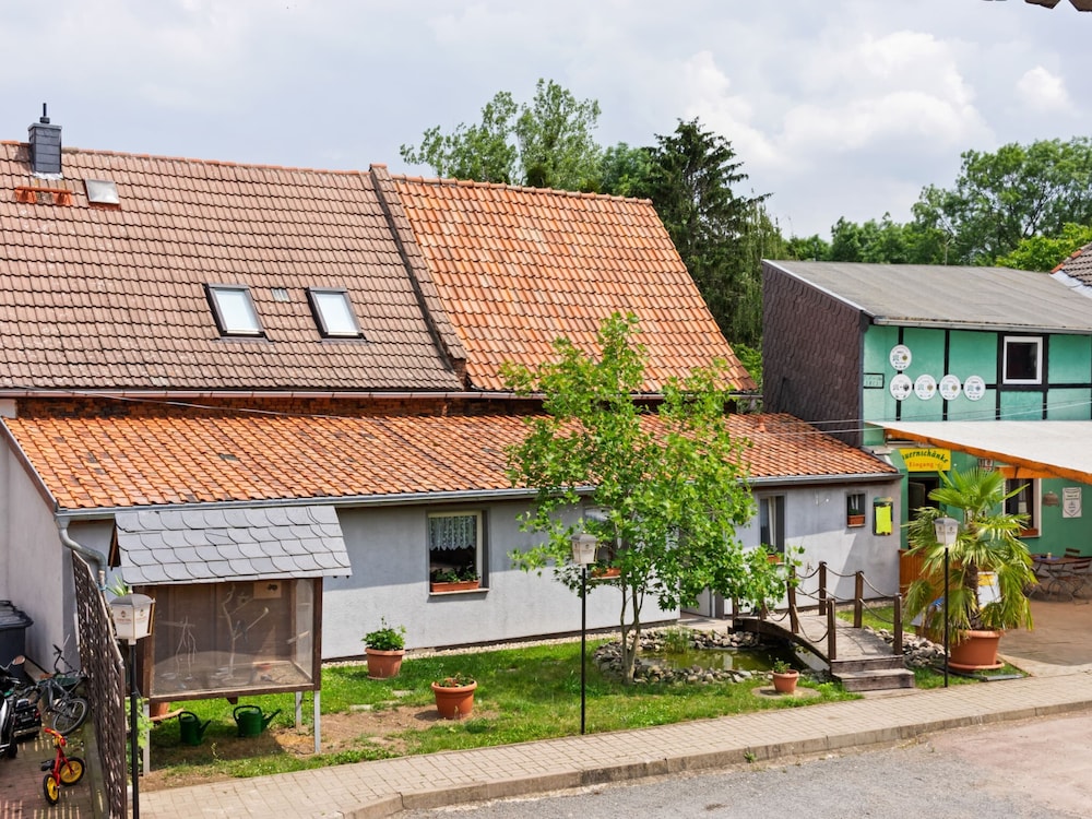 Welcoming Apartment in Meisdorf Near Nightlife — 4-Star Luxury Hotel in Falkenstein, Germany