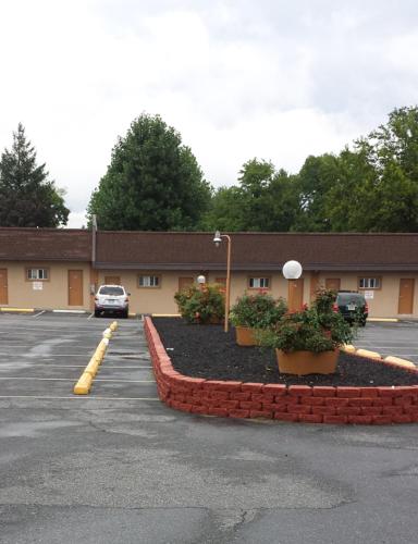 Hallmark Inn - photo 5