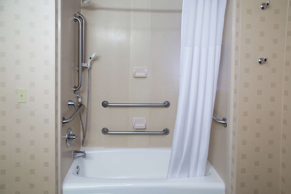 Hampton Inn Oxford West - photo 39