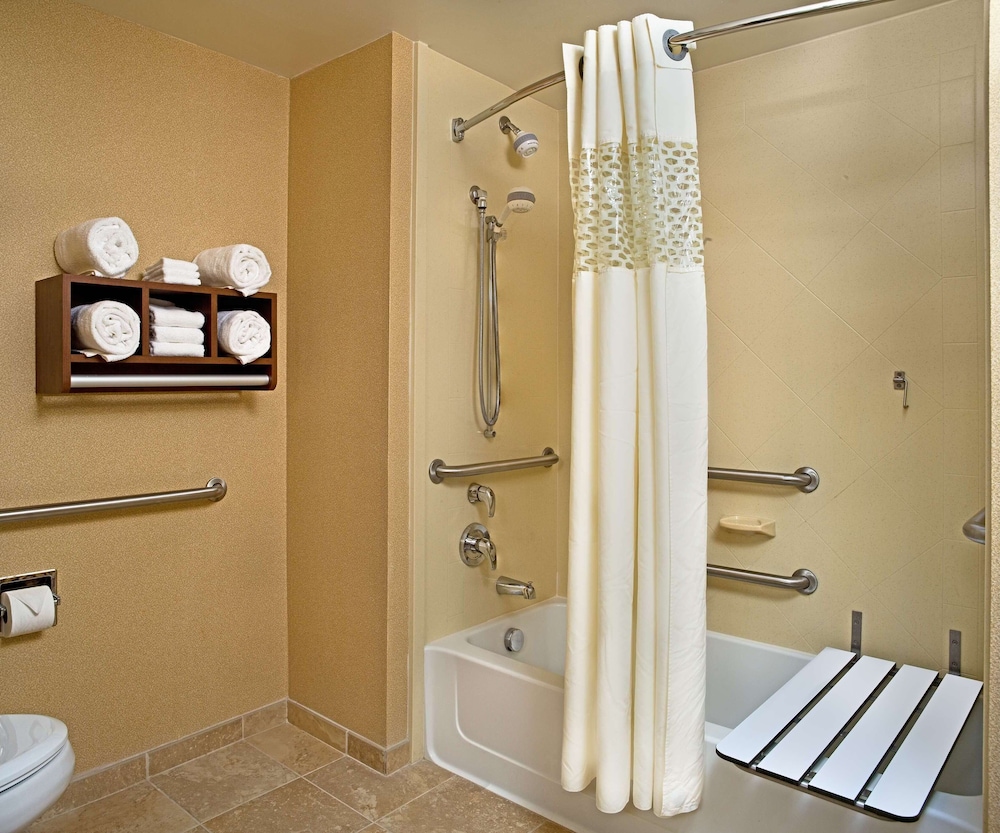 Hampton Inn & Suites Pittsburgh Meadow Lands - photo 16