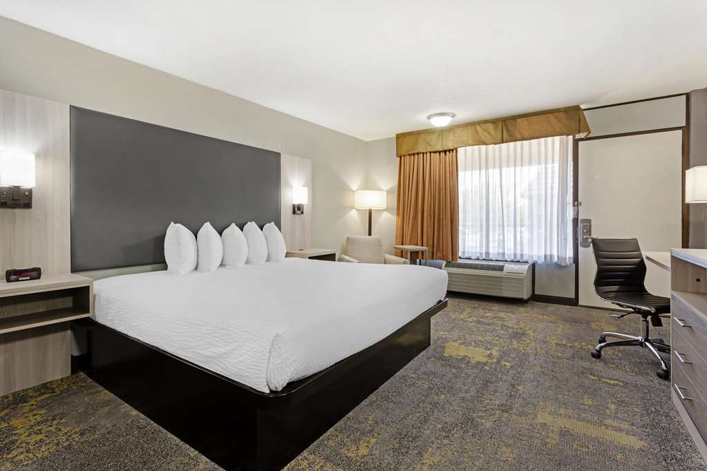Best Western Plus Weston Inn - photo 12