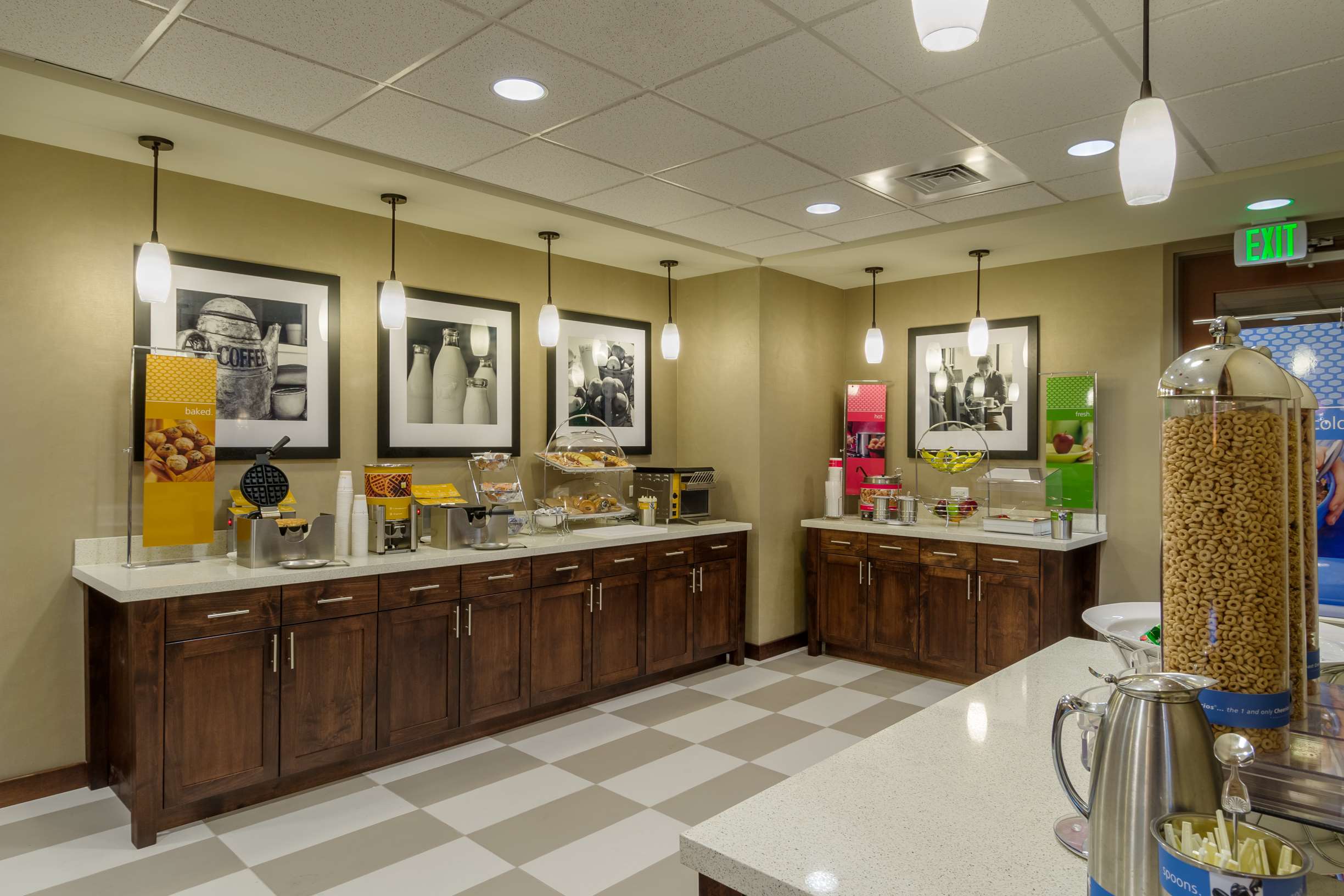 Hampton Inn & Suites Portland Vancouver - photo 12