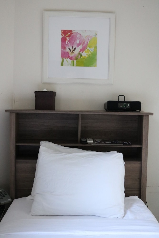Midtown West Hotel - photo 11