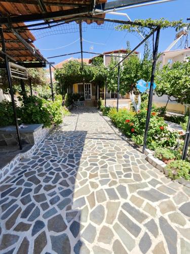 Foothills Loft — 4-Star Luxury Hotel in Keratea, Greece