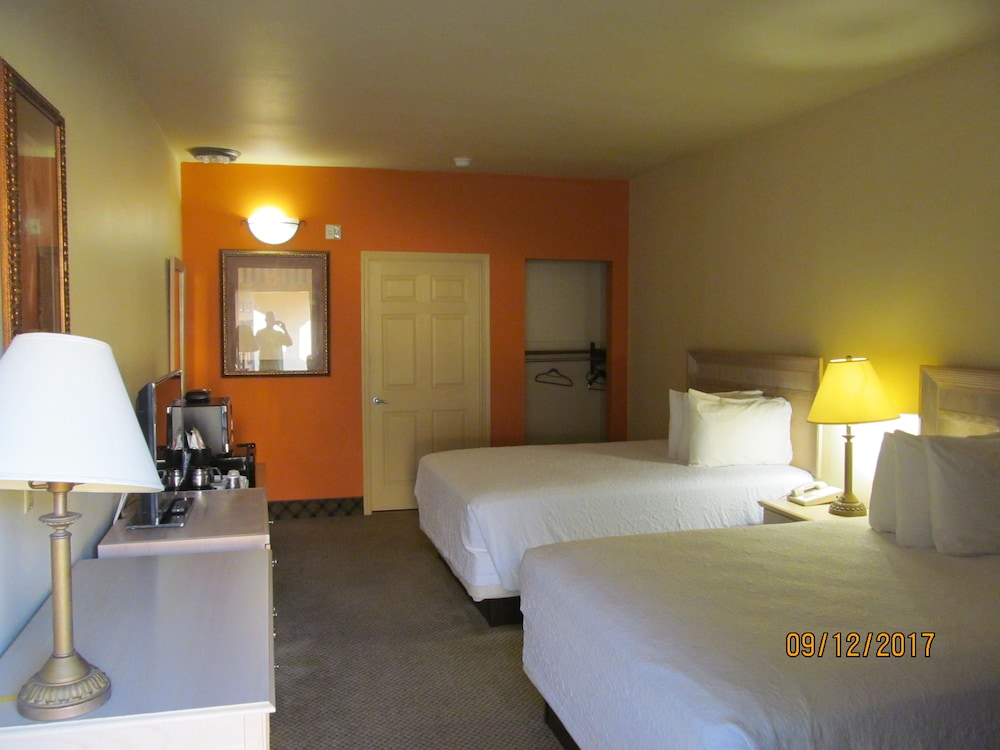 Sunbridge Inn & Suites — hotel in Zapata