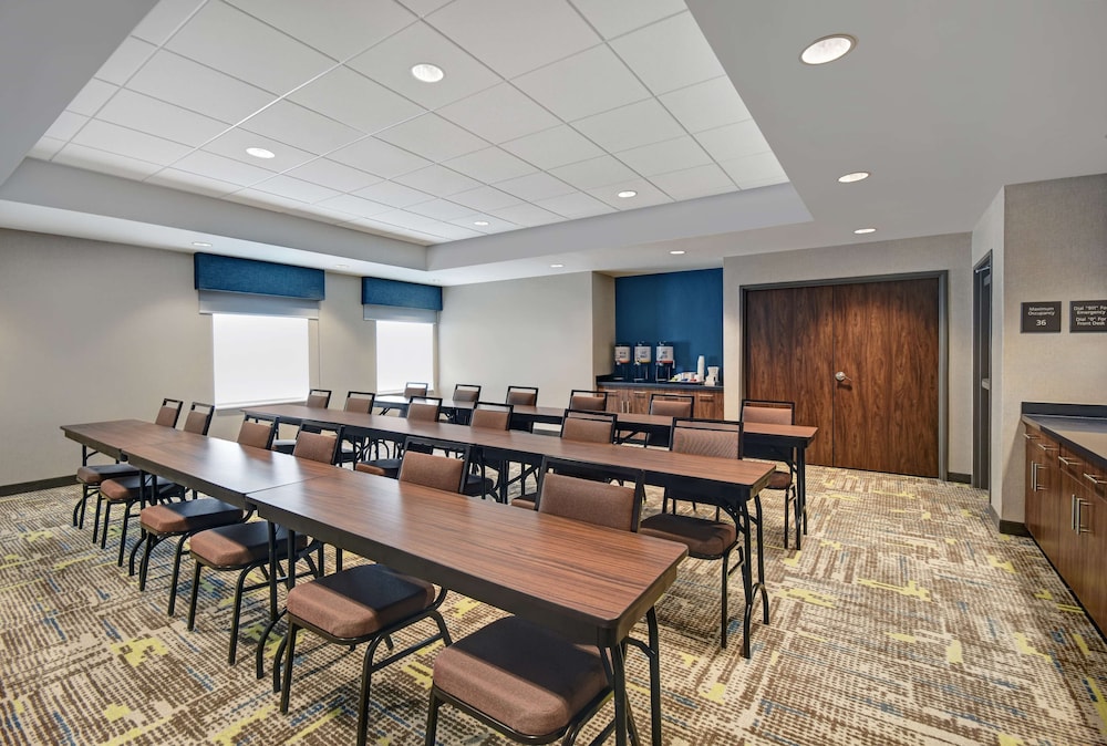 Hampton Inn Cave City KY - photo 38