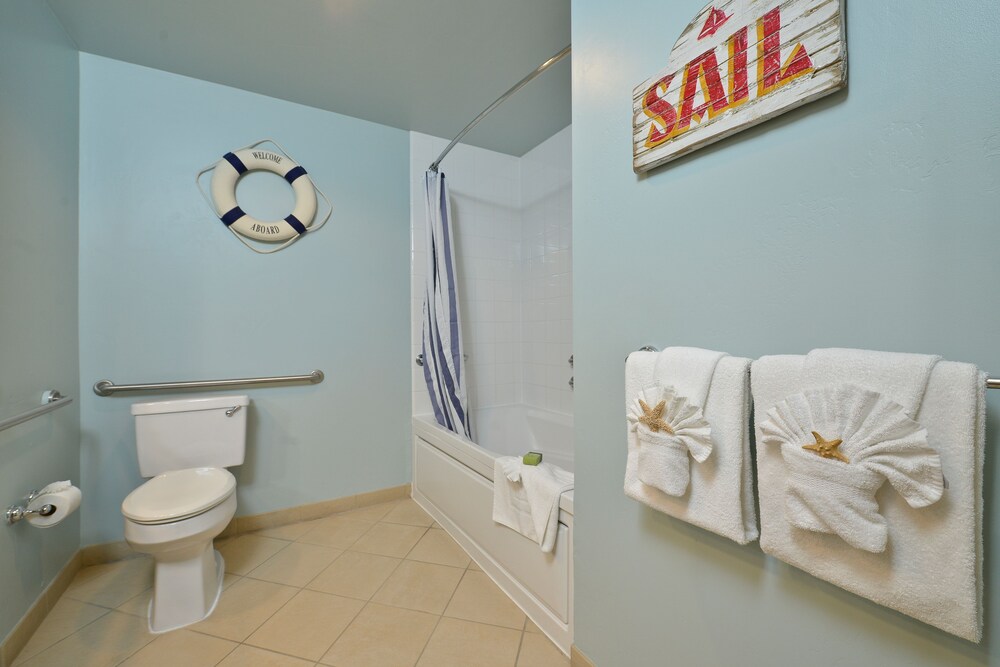 Avila Lighthouse Suites - photo 15