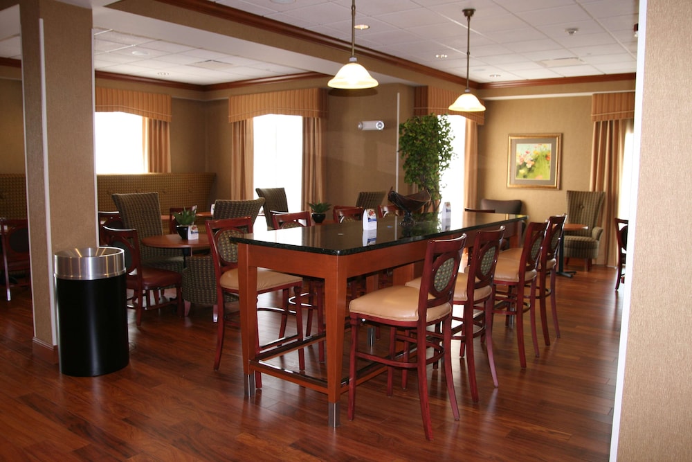 Hampton Inn Mountain Home - photo 10