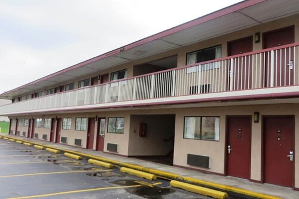 Days Inn by Wyndham Plainfield - photo 36