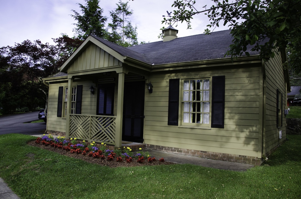 Hillwinds Inn - photo 3