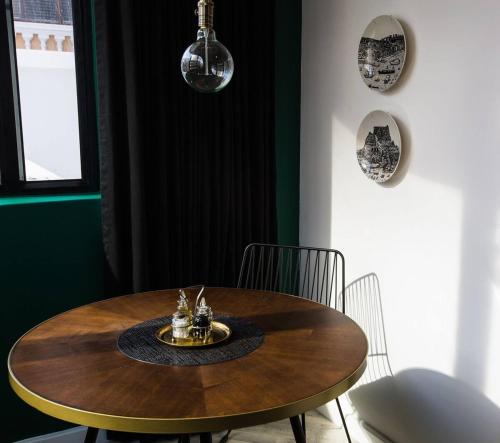 Opulent Gem City Centre Getaway — 4-Star Luxury Hotel in Cape Town, South Africa