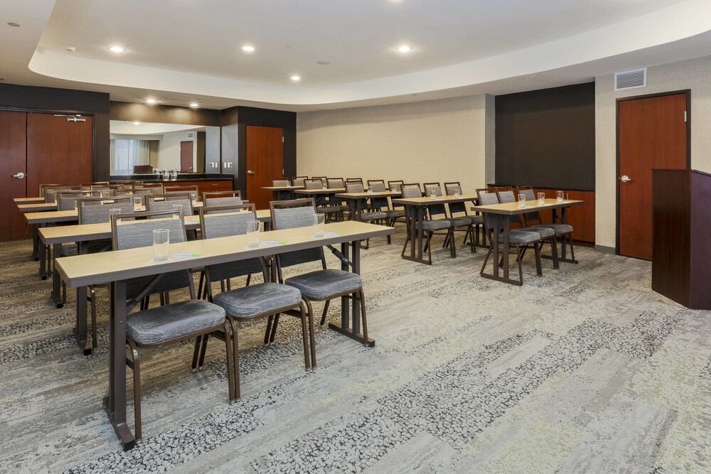 Courtyard by Marriott Potomac Mills Woodbridge - photo 27