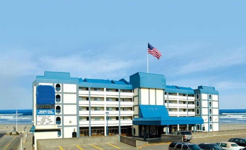 Promenade Inn & Suites Oceanfront - photo 41