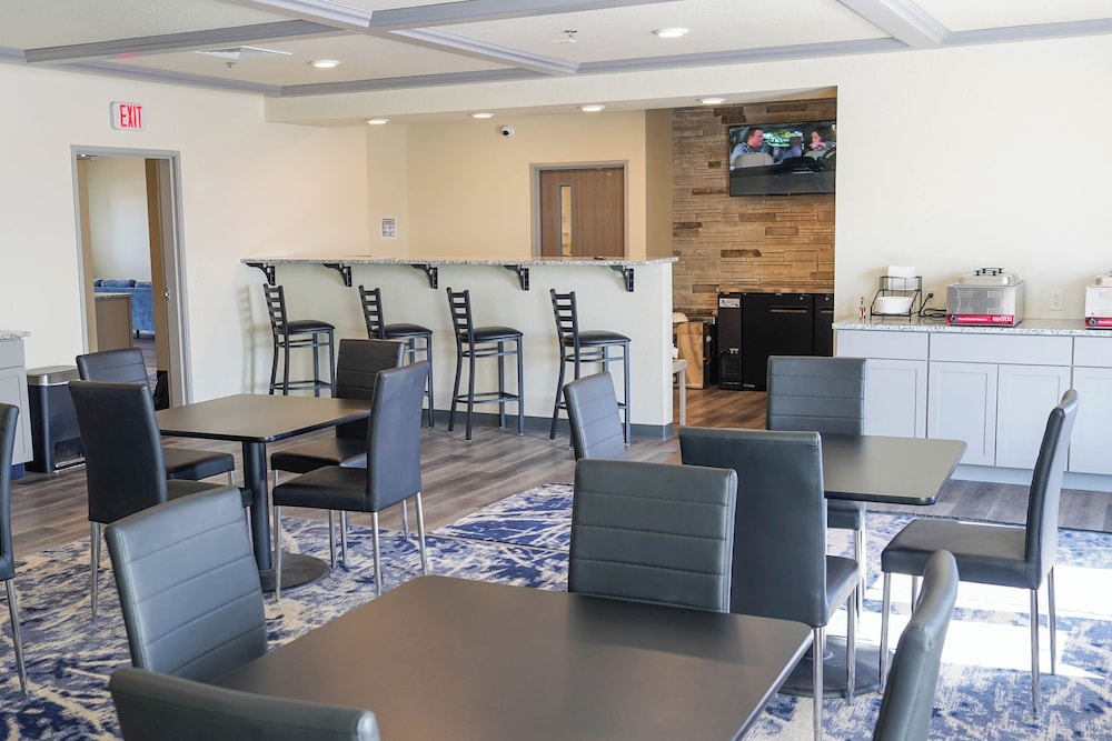 Iron Creek Inn & Suites - photo 11