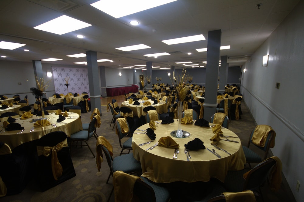 Atrium Hotel and Suites - photo 69
