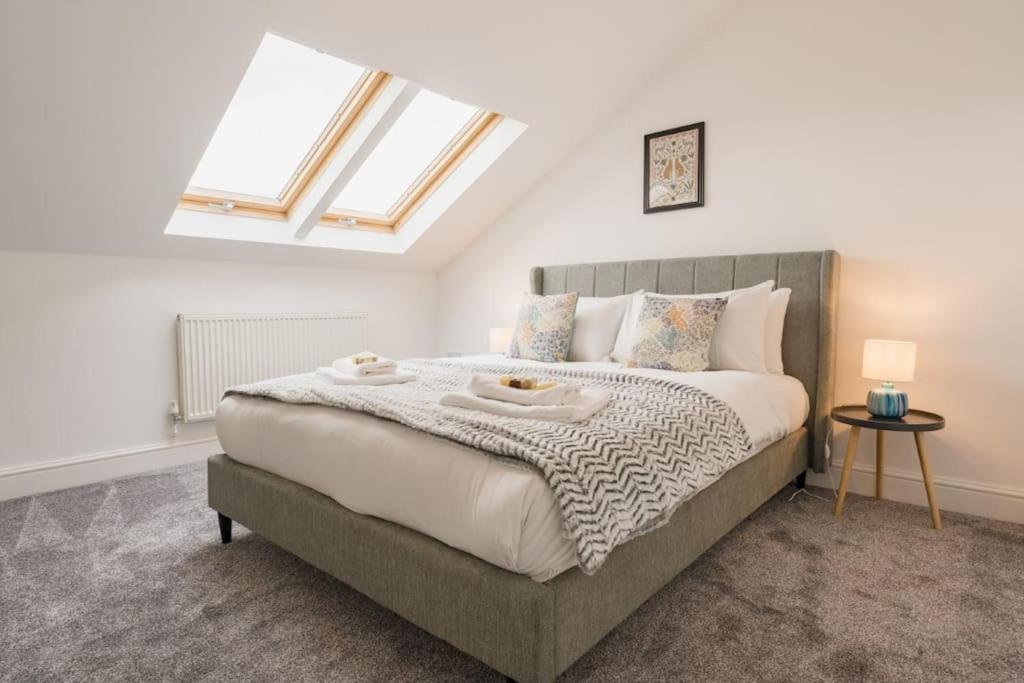 Beautifully Done 5 Bed Barn Conversion In Heswall Sleeps Up To 10 — Heswall