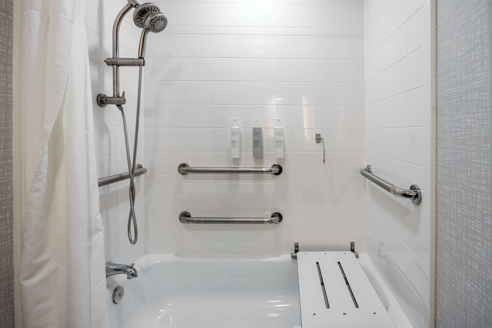 Hampton Inn & Suites Alpharetta Roswell - photo 39