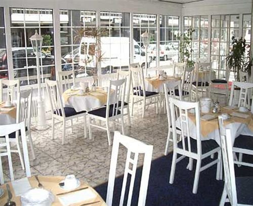 Hotel Kubrat Am Checkpoint Charlie — Mitte