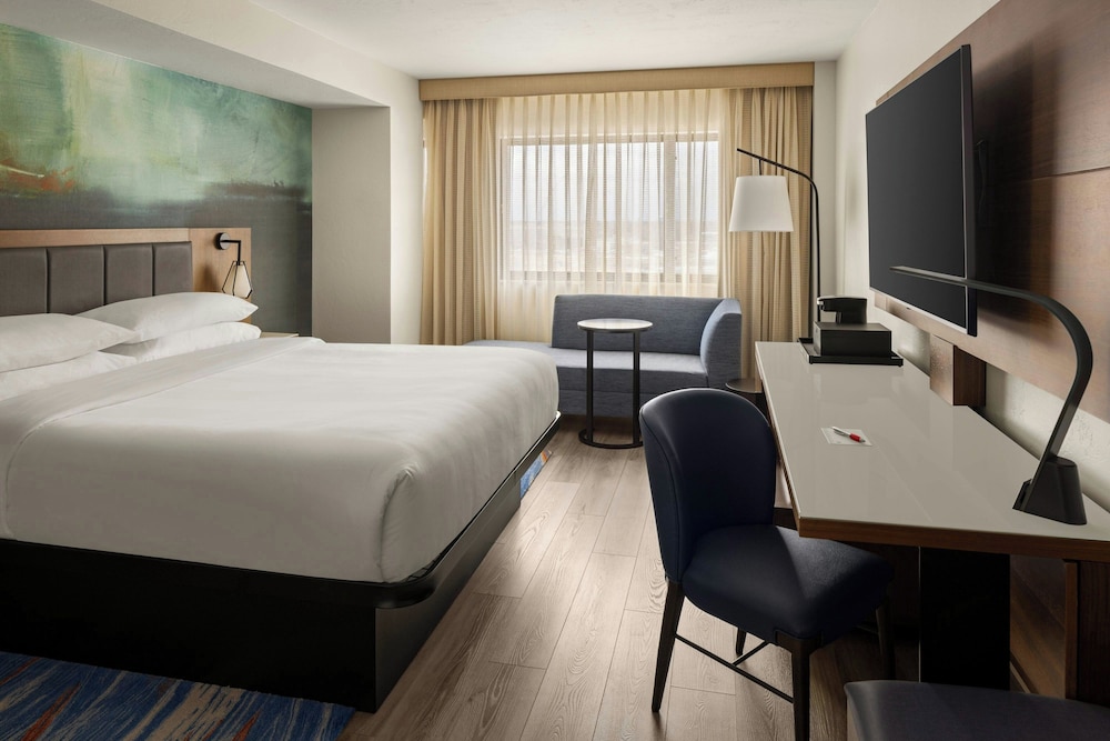 Oshkosh Marriott Waterfront Hotel & Convention Center - photo 8