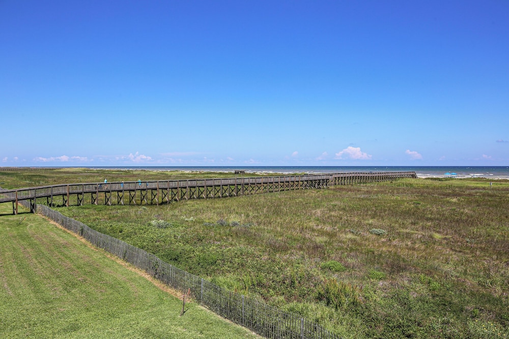 4515bfflampwnh Beachfront Flamingo - photo 11