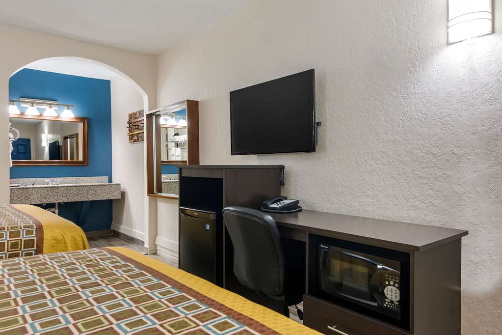 Rodeway Inn Broken Bow Hochatown - photo 18