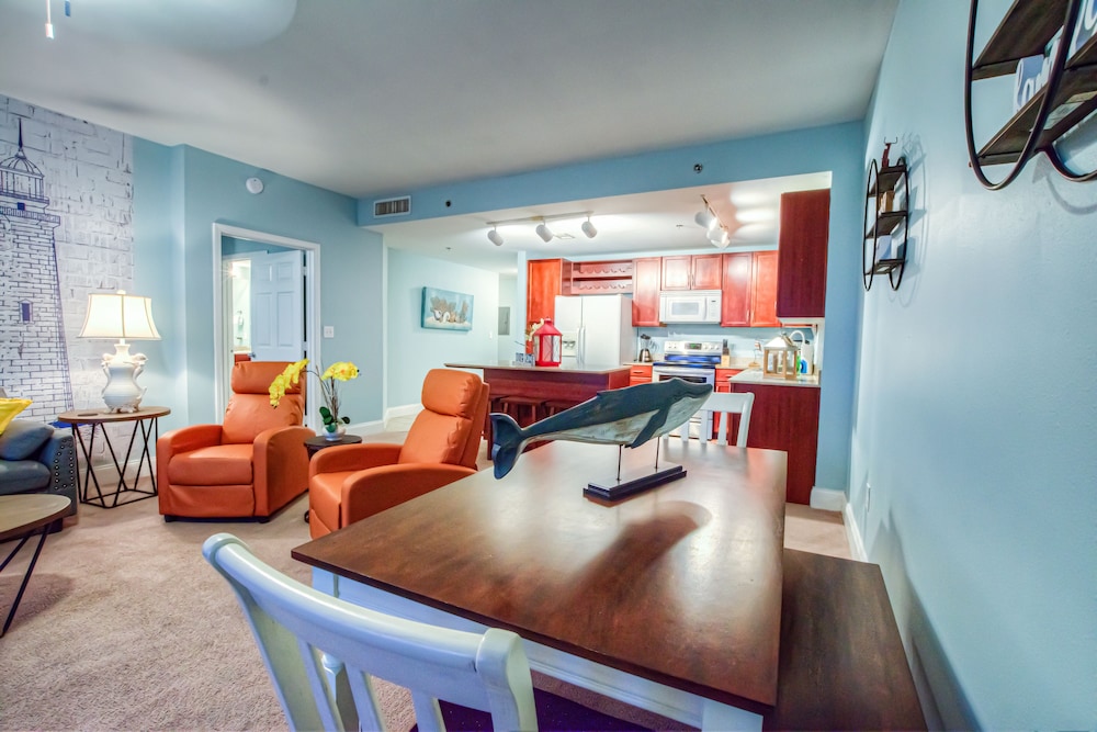 Laketown Wharf Resort by Aneliya's Rentals - photo 426