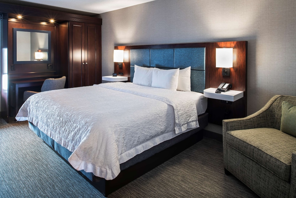 Hampton Inn & Suites Chicago Lincolnshire - photo 12