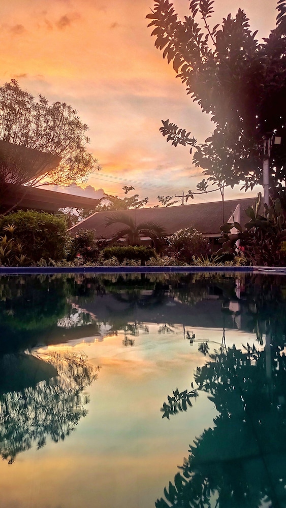 Seaview Beach Resort — hotel in Sibulan