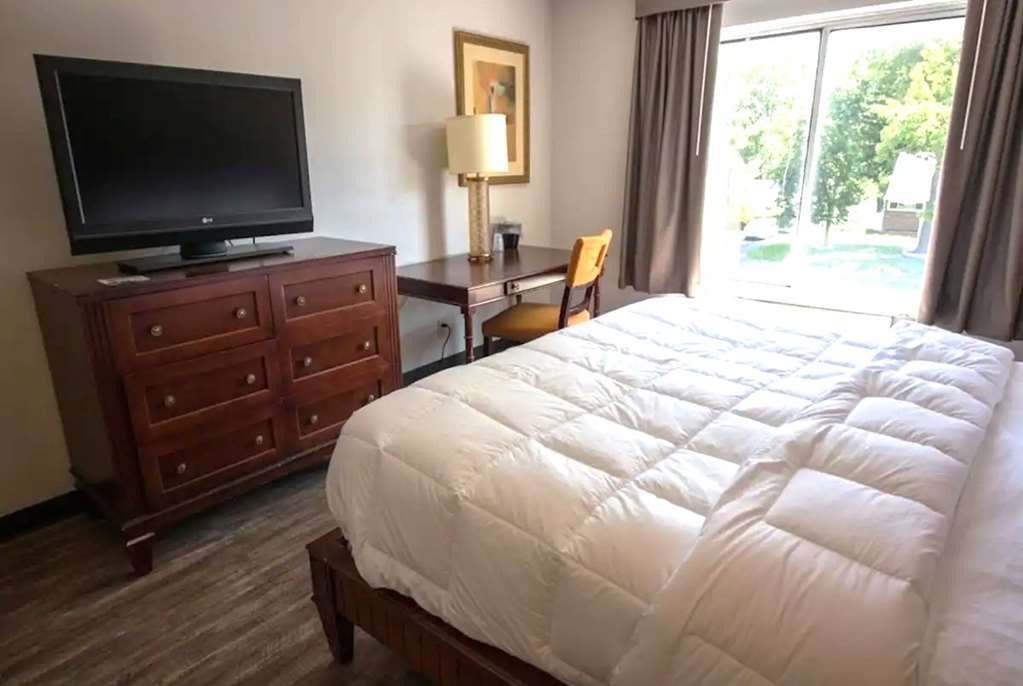 Baymont Inn and Suites by Wyndham Columbus Near OSU - photo 88