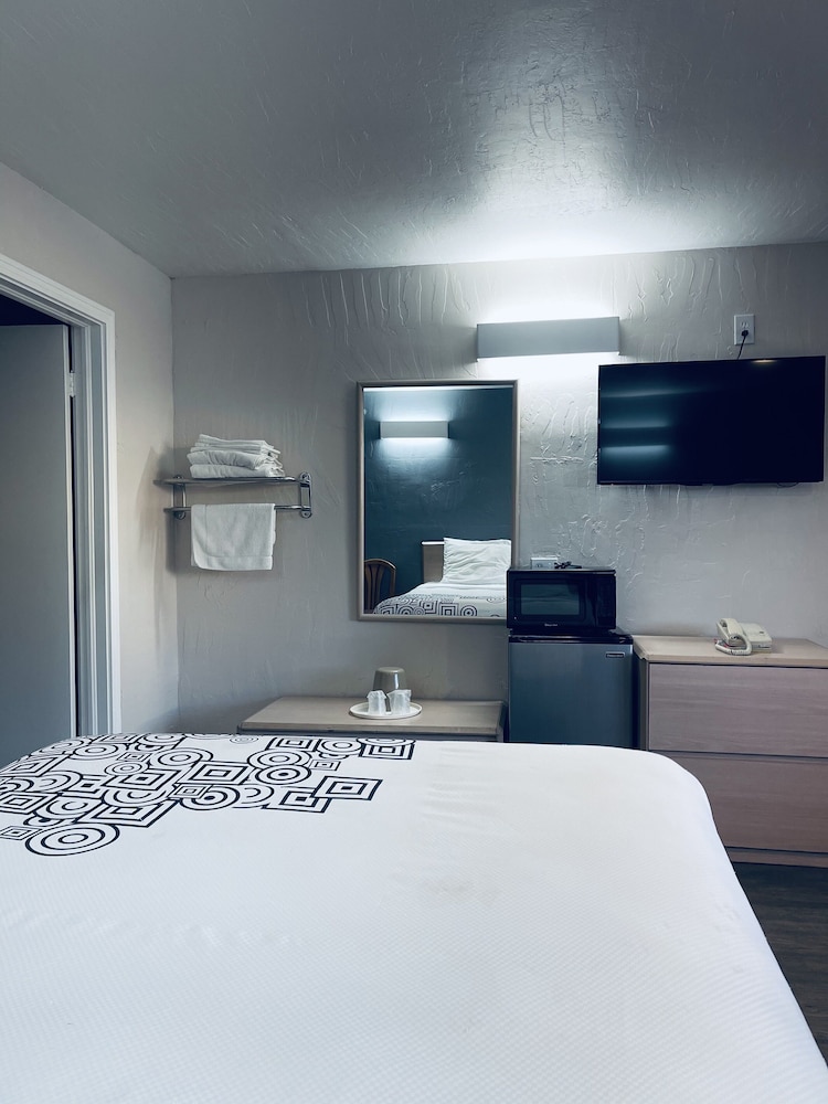 Century 21 Motel - photo 11