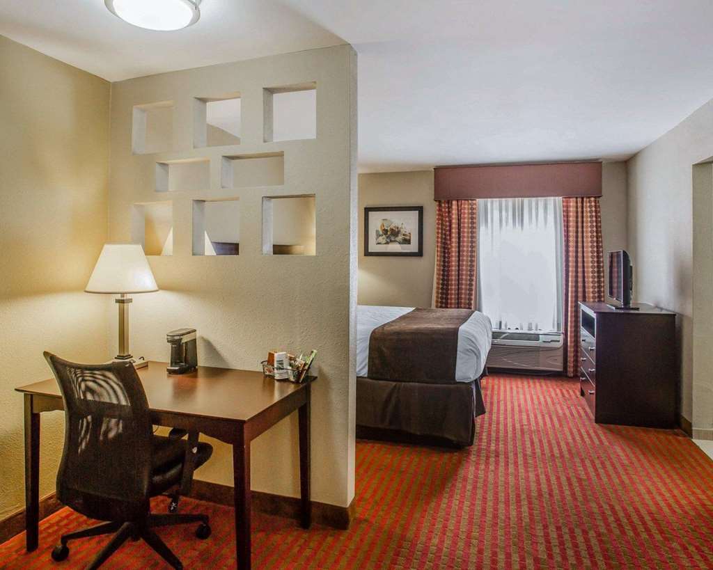 Quality Suites Nashville Airport - photo 10