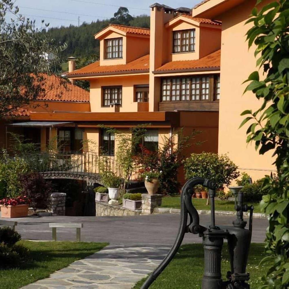 Hotel Marques De La Moral — Castrillon