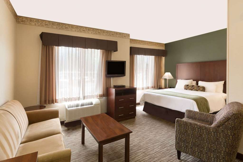 Hawthorn Suites by Wyndham Rancho Cordova Folsom - photo 6