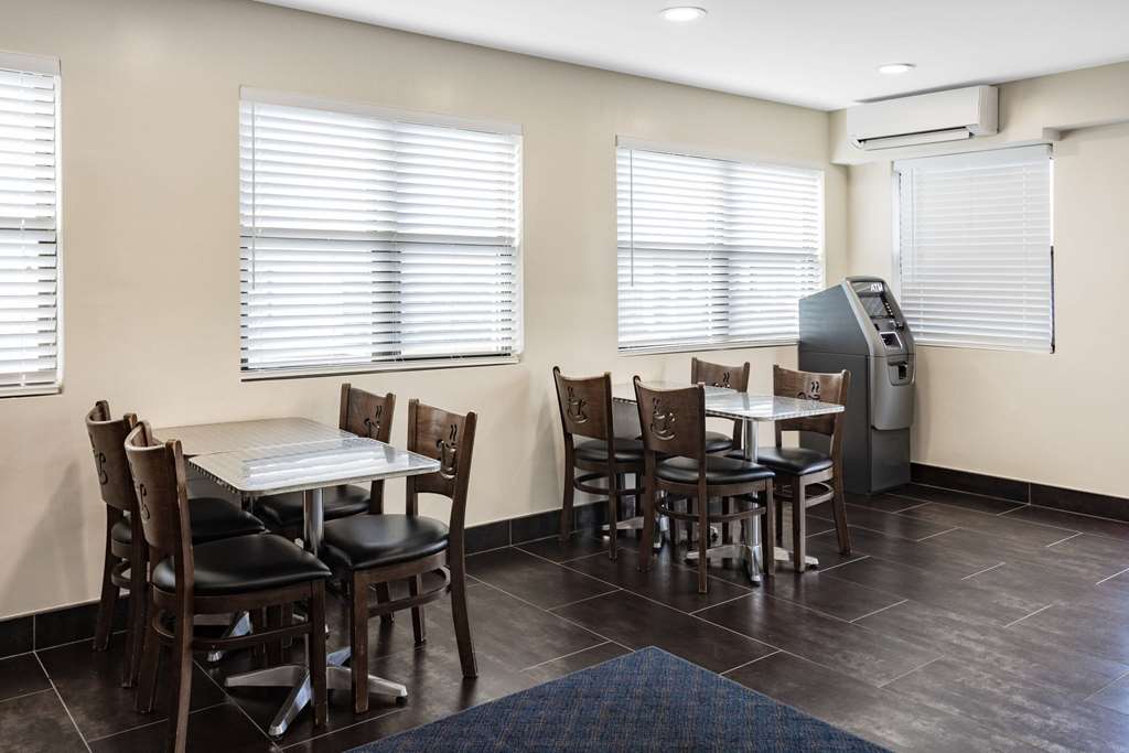 Super 8 by Wyndham Lindenhurst - photo 23