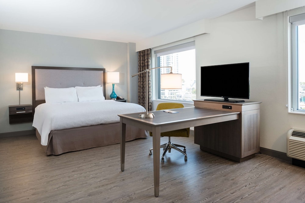 Hampton Inn & Suites Miami Wynwood Design District - photo 13