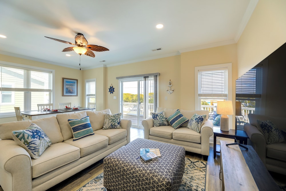 Emerald Isle Getaway with Decks and Beach Views — Emerald Isle — photo 3