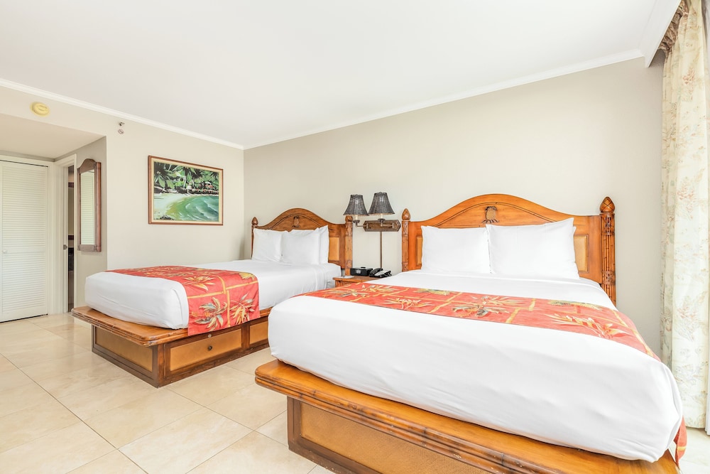 Luana Waikiki Hotel & Suites - photo 24