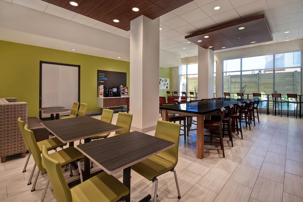 Holiday Inn Express & Suites Galveston Beach by IHG - photo 29