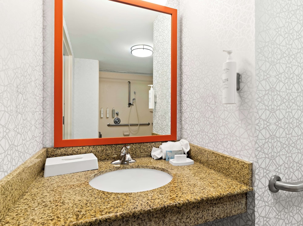 Hampton Inn Blytheville - photo 16