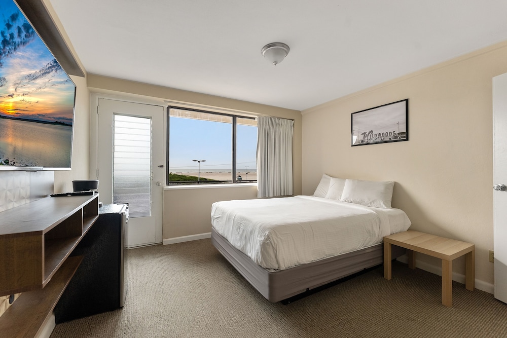 Oceanic Hotel - photo 9