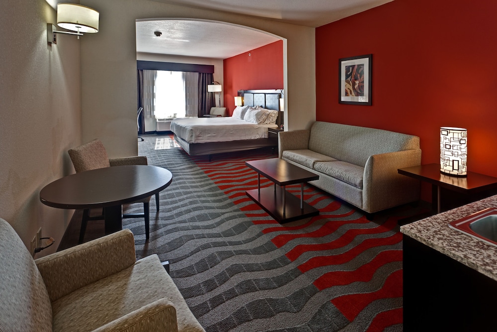 Holiday Inn Express & Suites Wichita Northwest Maize K 96 - photo 6