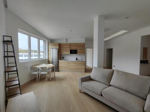 Apartamentos Pillotegi Parking Gratuito — 4-Star Luxury Hotel in San Sebastian, Spain
