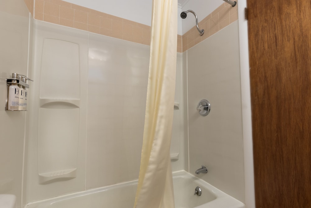 The Grayhaven Motel - photo 39