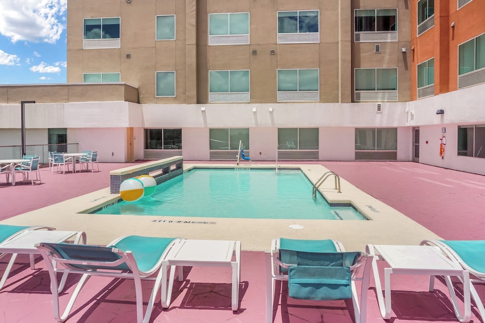 Holiday Inn Express and Suites Houston Westchase Westheimer by IHG - photo 56