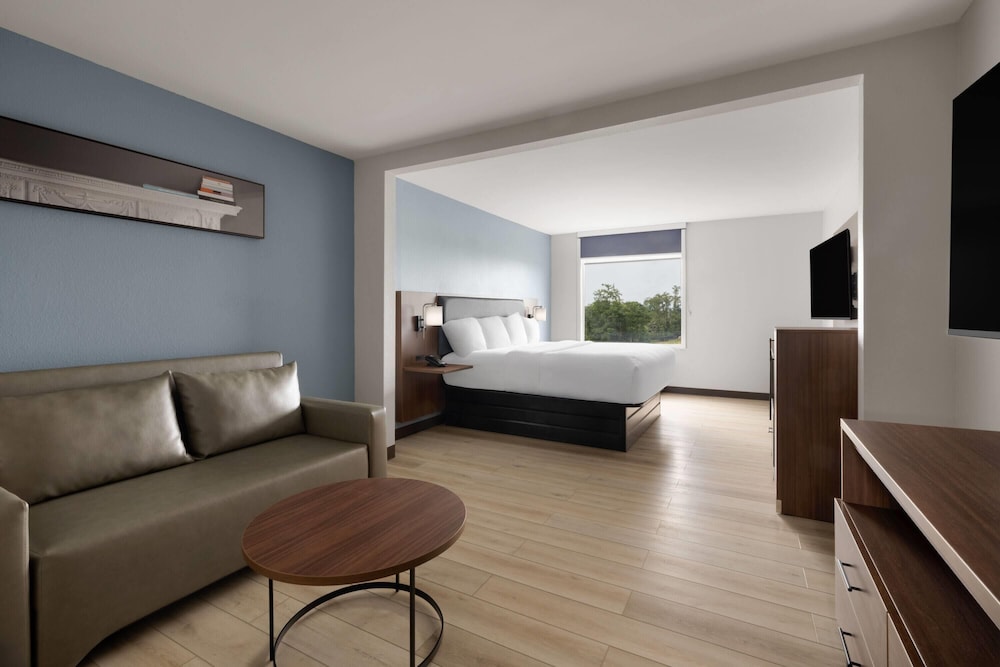 Wingate by Wyndham Dublin Near Claytor Lake State Park - photo 31