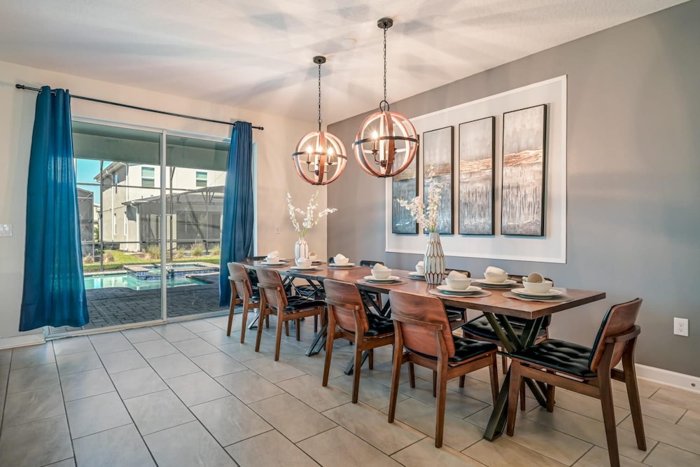 Family Paradise Space Themed Perfect Location - photo 9