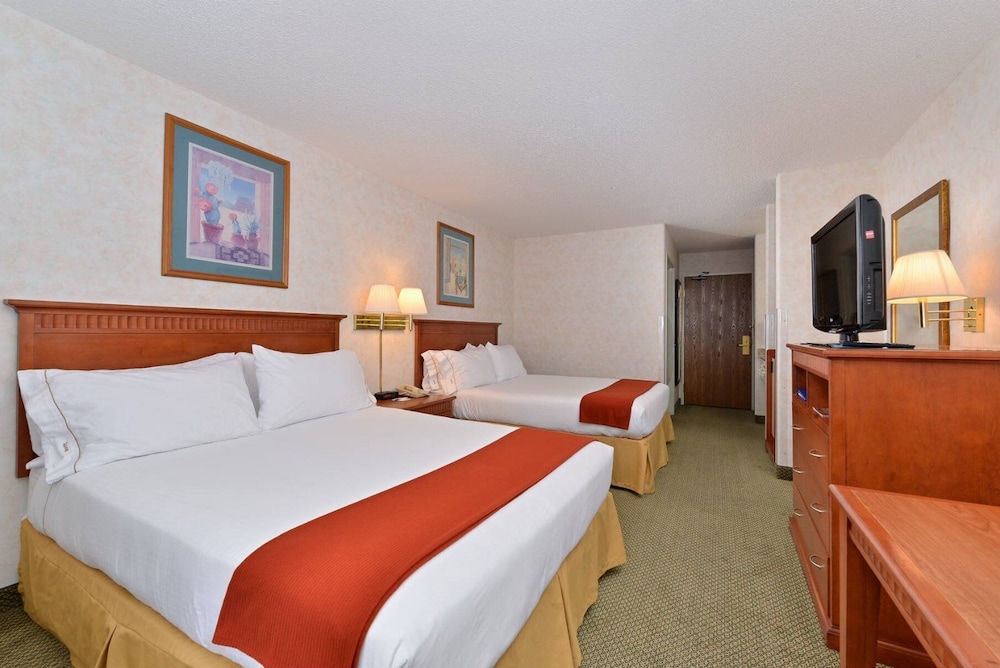 Vagabond Inn Executive Green Valley - photo 16